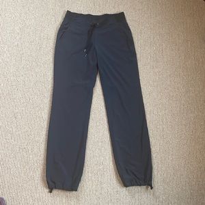 Athleta Lined Midtown Trouser, black, size 4